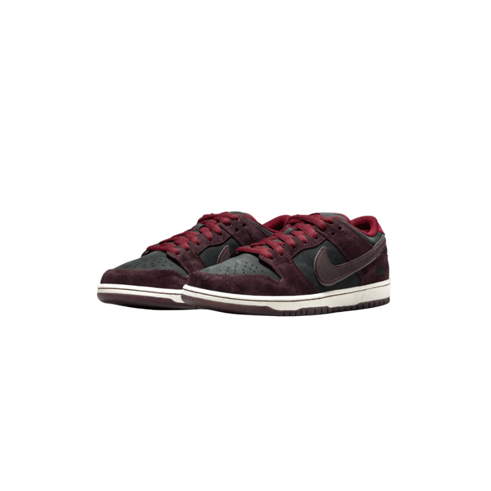 Nike "Riot Skateshop x SB Dunk Low"