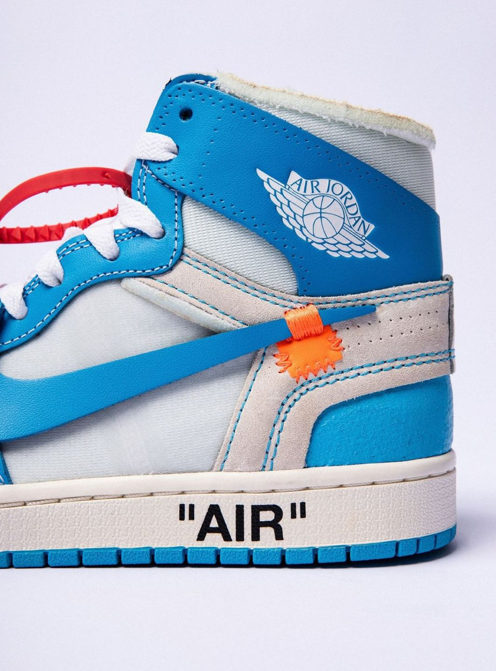 Nike Off-White x Air Jordan 1 Retro High OG "UNC"