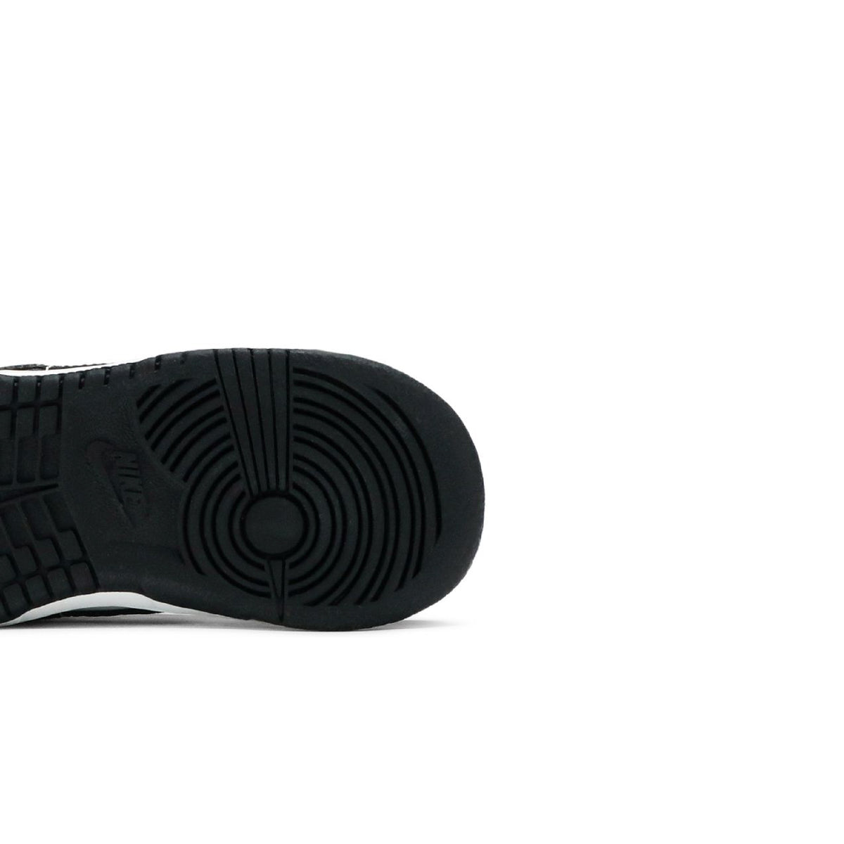 Nike Dunk Low Black & White "Panda"