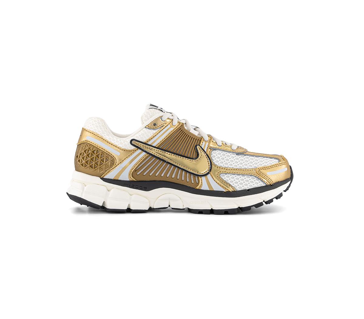 NIKE Zoom Vomero 5 "Metallic Gold"