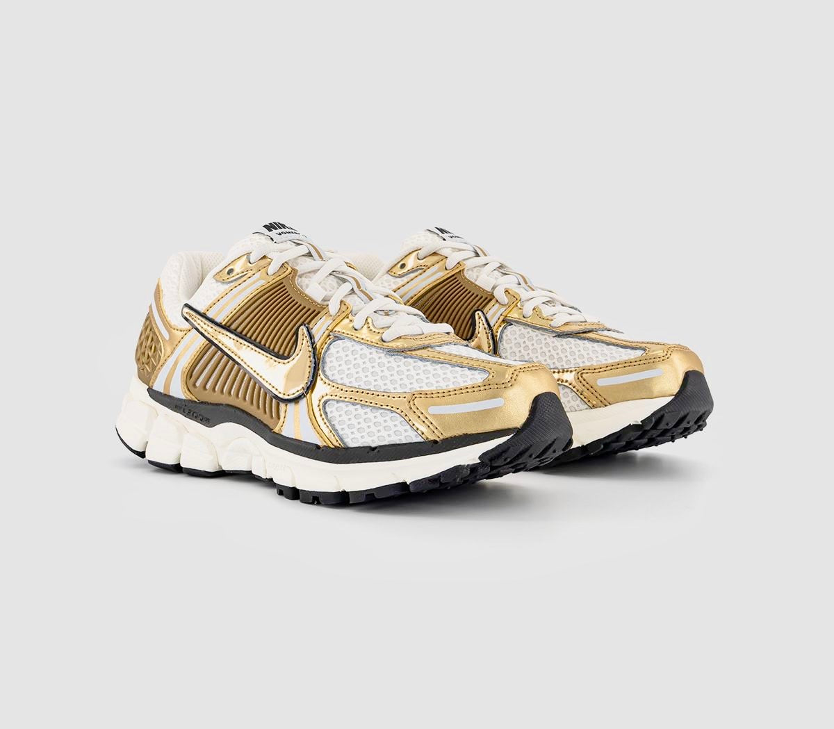 NIKE Zoom Vomero 5 "Metallic Gold"
