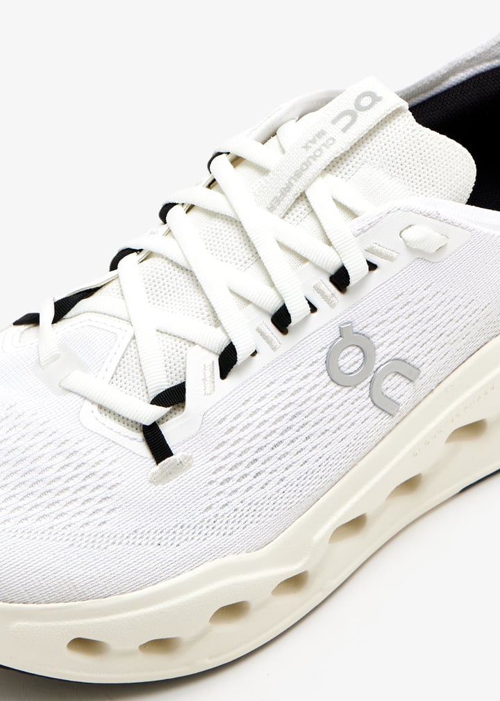 On Cloud Surfer Max "White"