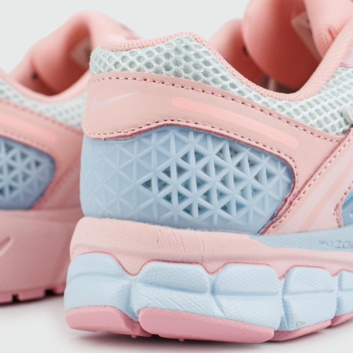 Nike Zoom Vomero 5 Pink-Blue-Cream