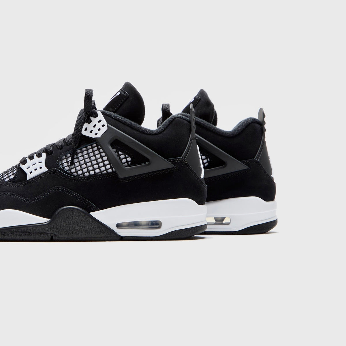 Nike Air Jordan 4 Retro "White Thunder"