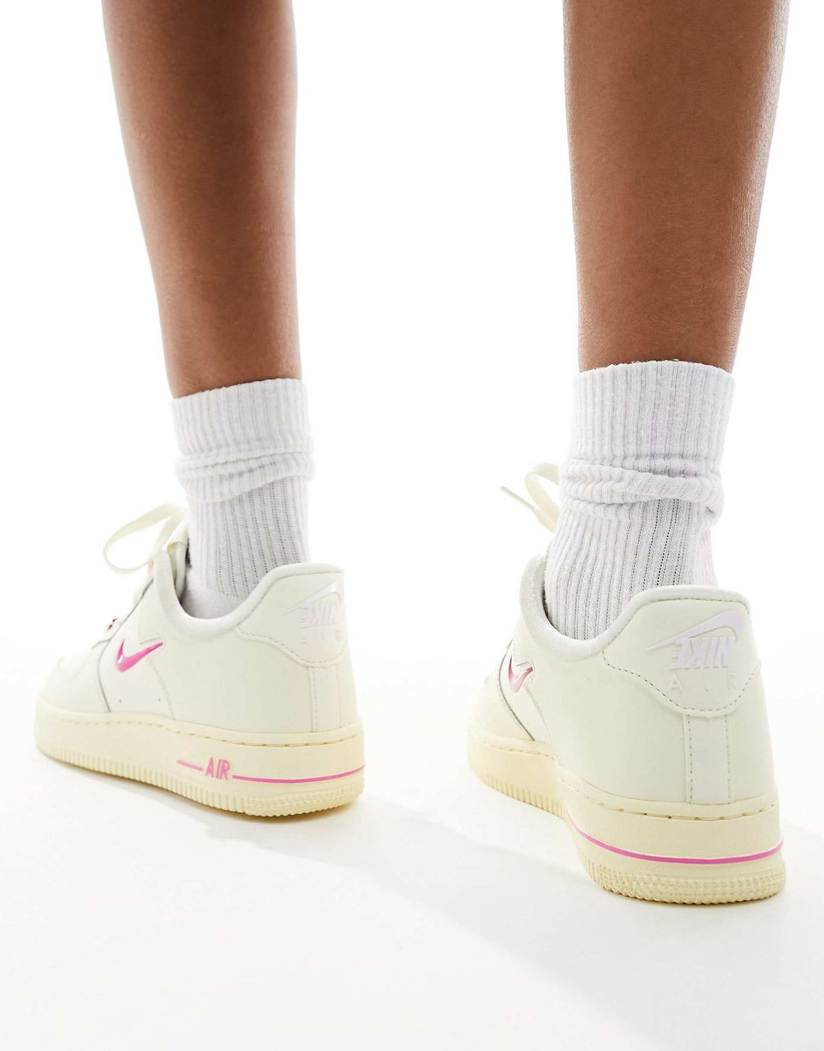 Nike Air Force 1 '07 SE "Coconut Milk-Alabaster-Playful Pink"