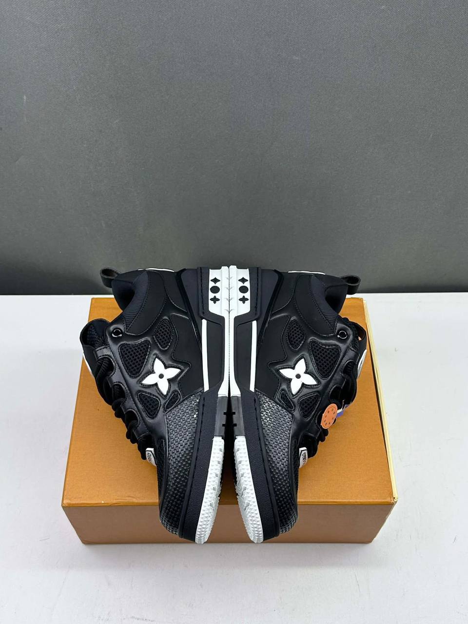 Louis Vuitton Skate "Black White"