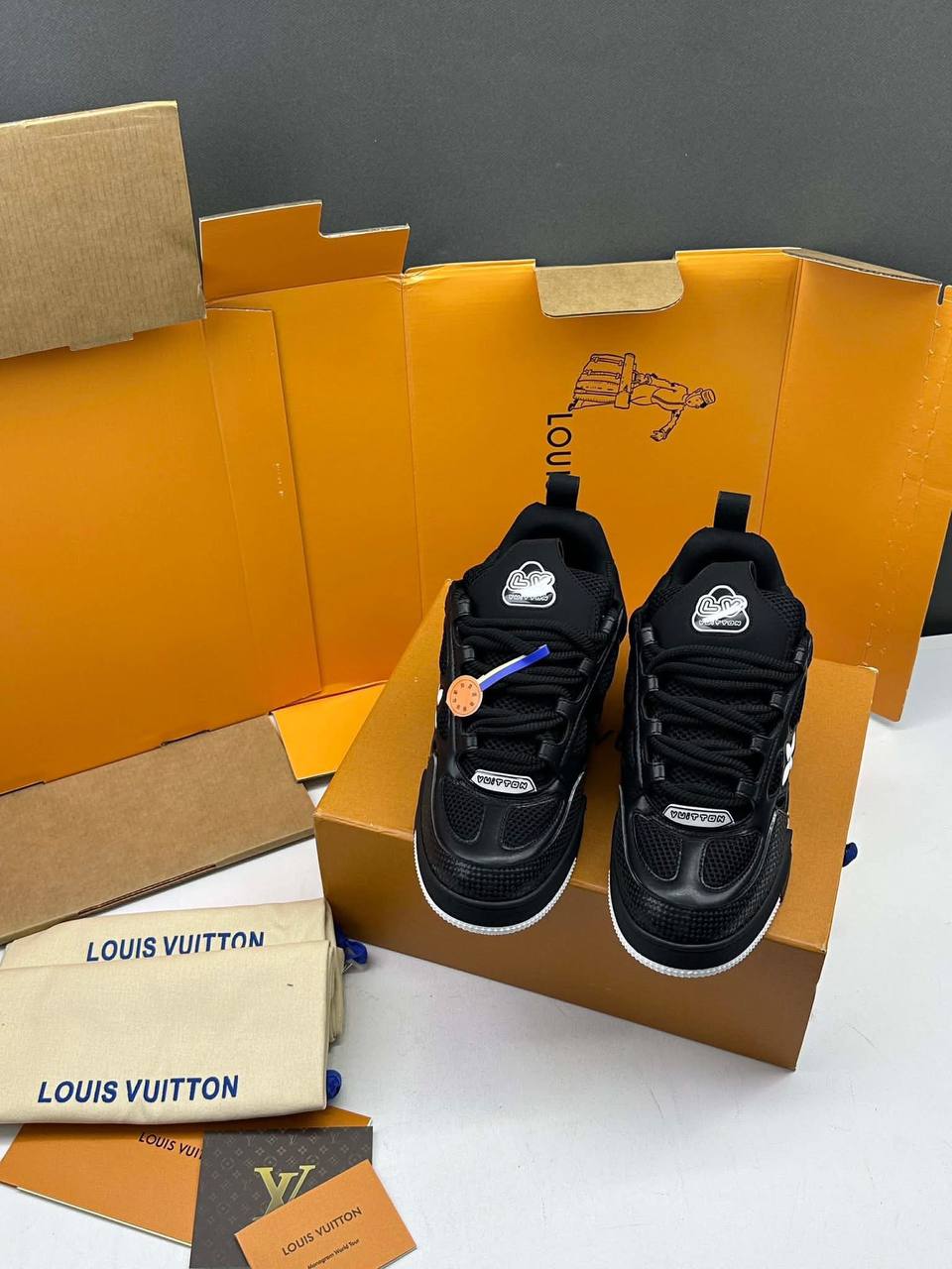 Louis Vuitton Skate "Black White"