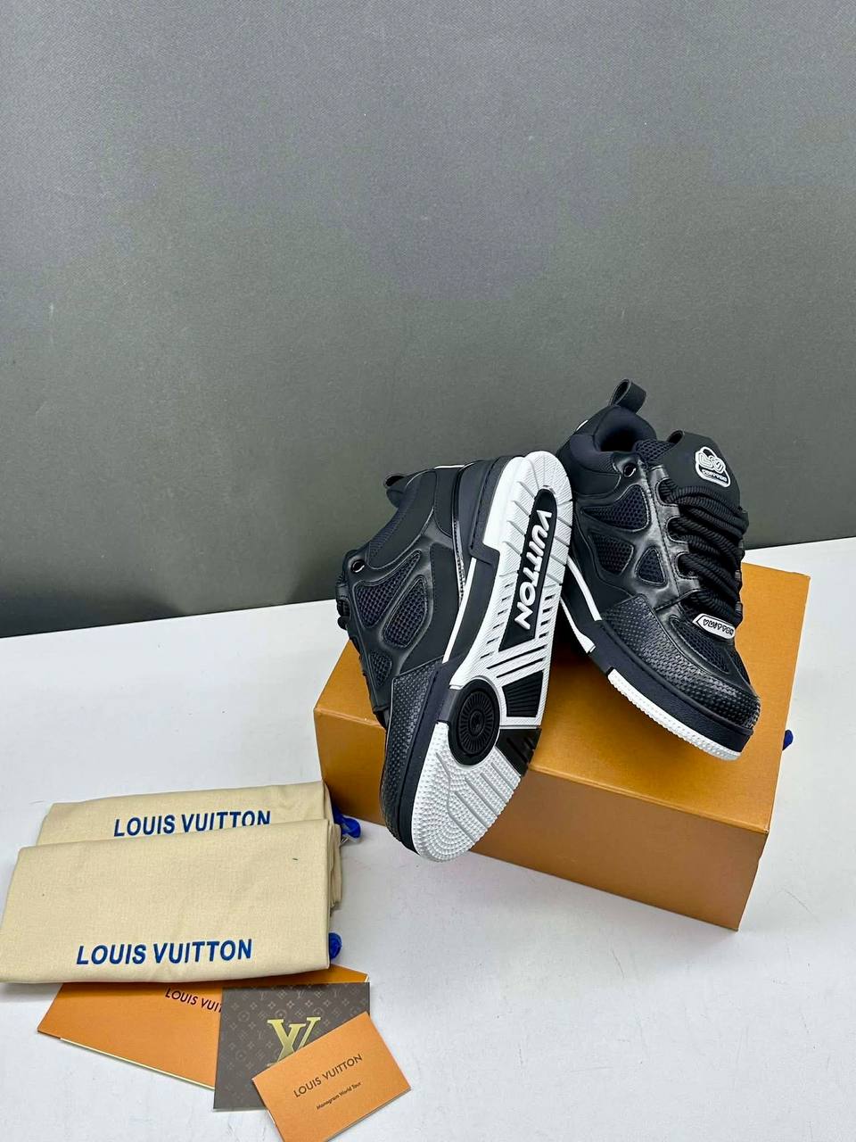 Louis Vuitton Skate "Black White"