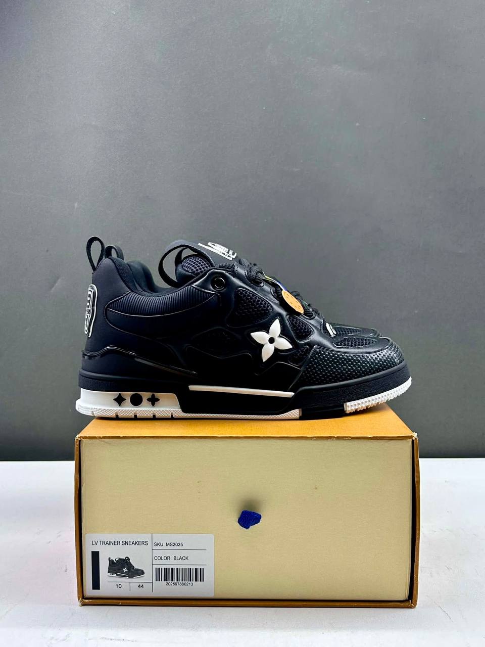 Louis Vuitton Skate "Black White"