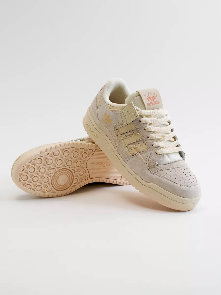 Adidas The Forum 84 Low in "Off White"