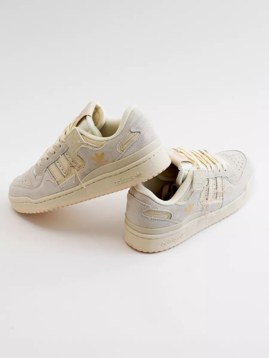 Adidas The Forum 84 Low in "Off White"
