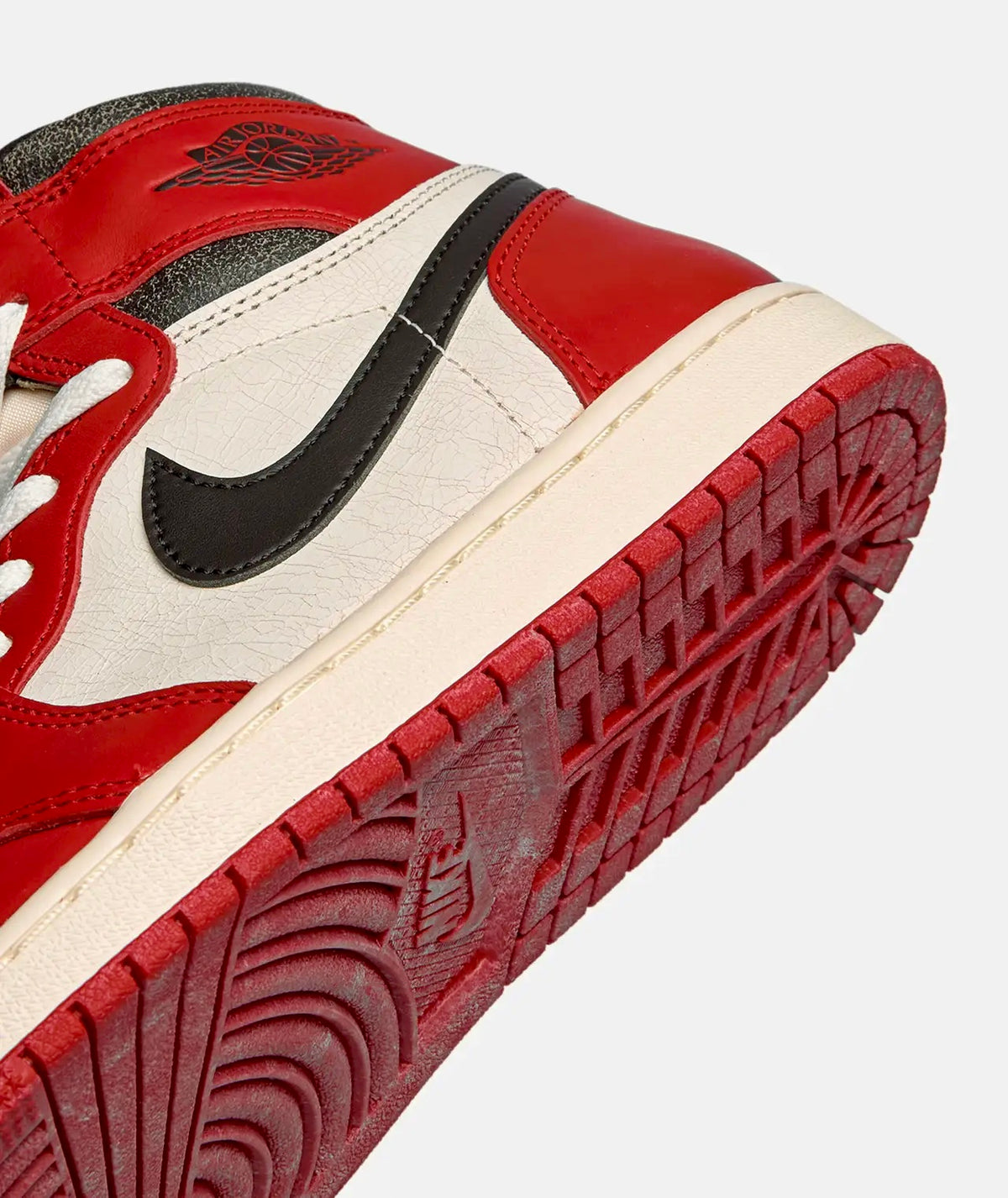 Nike Air Jordan 1 Retro High OG "Chicago Lost & Found"