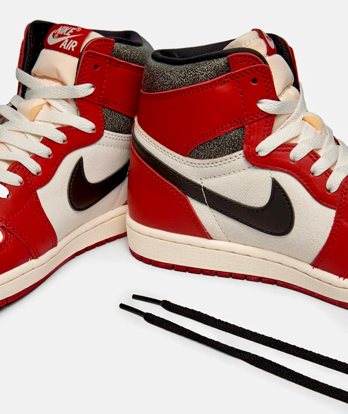 Nike Air Jordan 1 Retro High OG "Chicago Lost & Found"